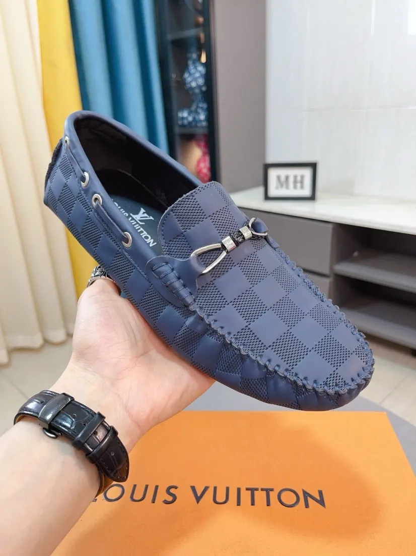 Men's men's shoes💰400🌹🌹[LV Louis Vuitton] New men's beanie shoes💝💝.. Top-grade imported cowhide embossed➕Comfortable leather lining. It is extremely skin-friendly and comfortable, feels very delicate, and the shape is very correct! Perfectly reflects the three-dimensional sense, code number: 38-44